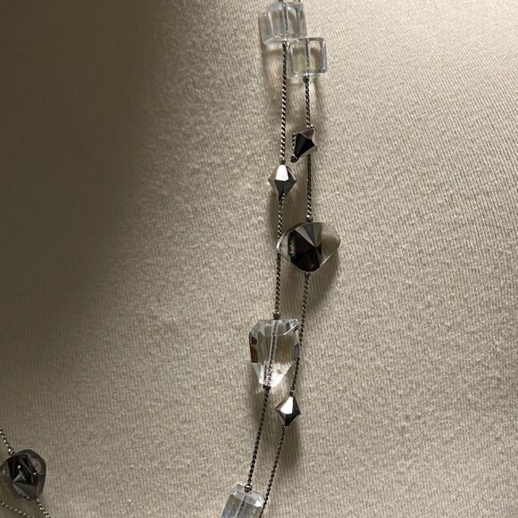 Premier Designs Elegant  “Ice Crystals Silver and Clear Beaded Necklace #PDNK1 - Picture 8 of 12